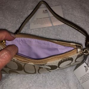 Coach Bags - Coach wristlet Coach Bags - Coach wristlet